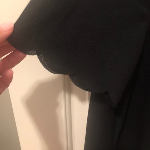 Black Top Shop Scalloped Top - NWOT Sz. 4 - Picture 7 of 7
